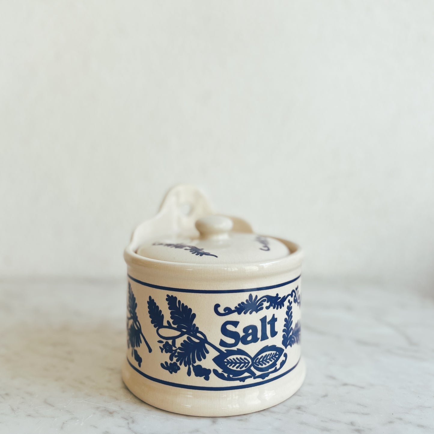 Salt Stoneware with Lid