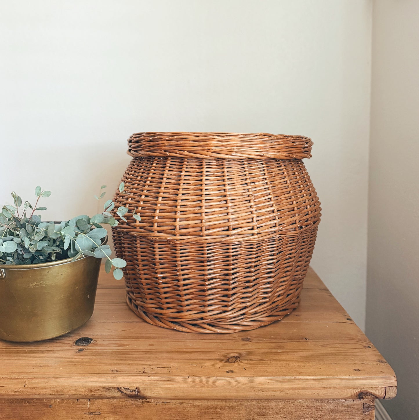 Large Vintage Lidded Basket (local purchase only)