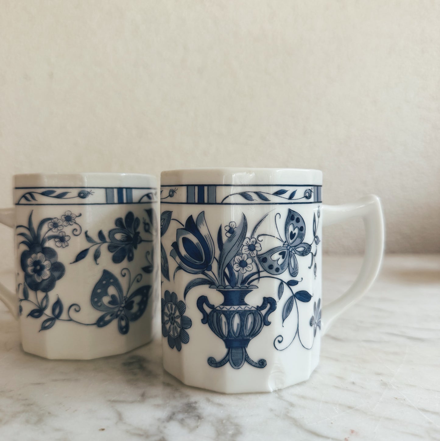 Pair of Vintage Blue and White Mugs (One with a chip at the base)
