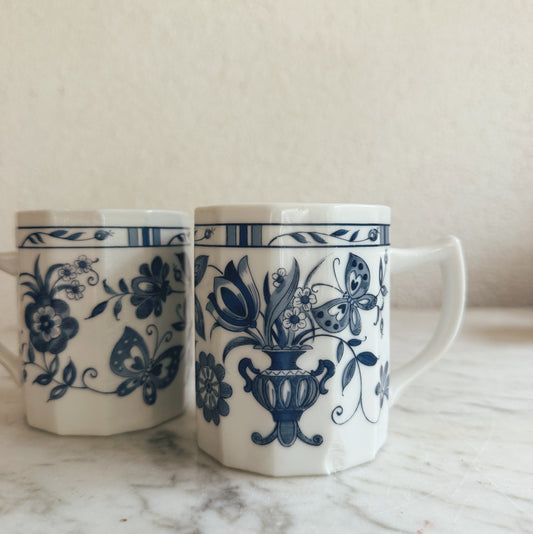 Pair of Vintage Blue and White Mugs (One with a chip at the base)