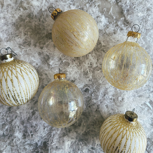 5 Beautiful Vintage Ornaments